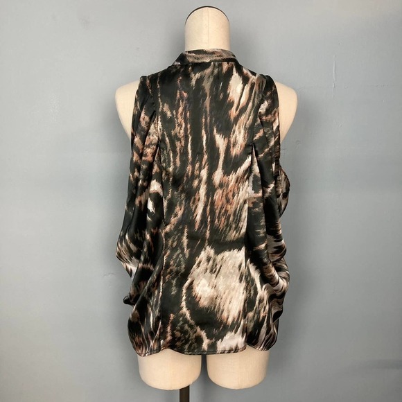 H&m Tiger Print Sleeveless Drape Side Button Up Mock Neck Blouse Women's Size 8 - Picture 6 of 12